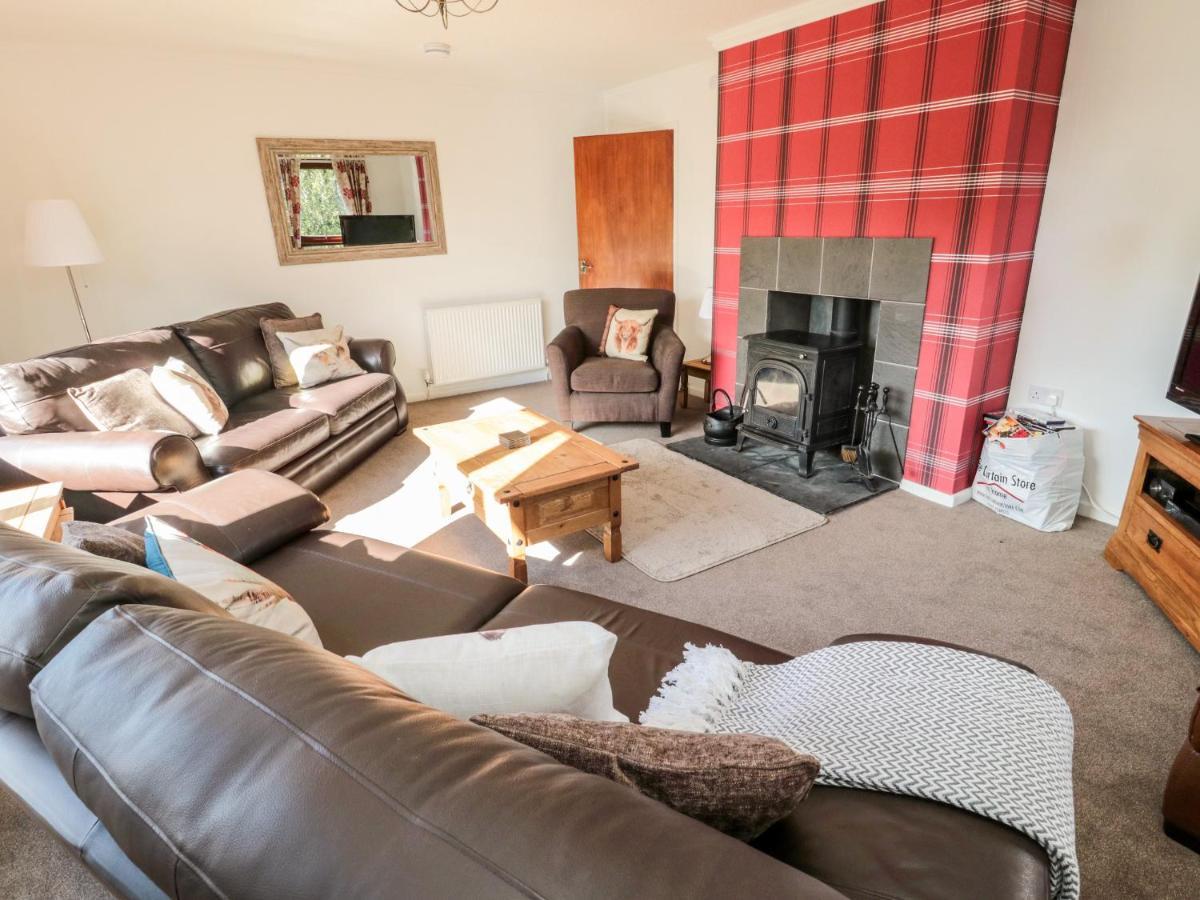 Broombaulks Farm Bungalow Jedburgh Dış mekan fotoğraf